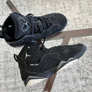Nike Jordan True Flight 'Black Metallic
Gold' 343795-010 Sneakers